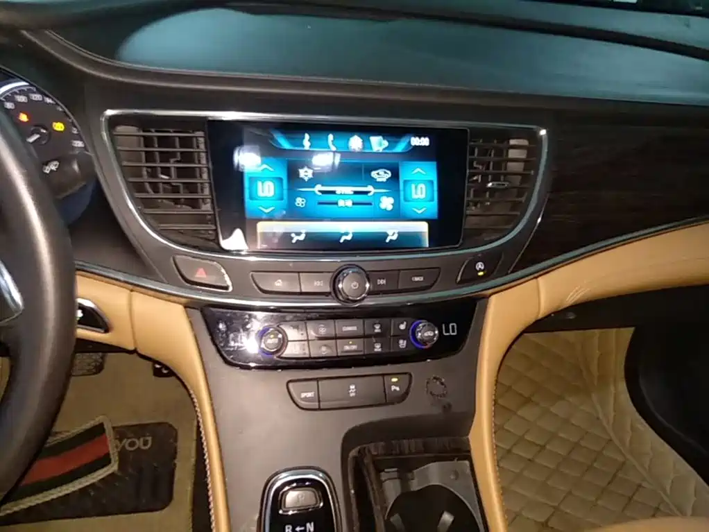 Buick LaCrosse — миниатюра 13