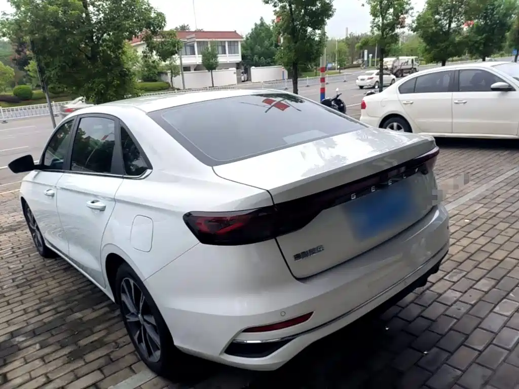 Geely Emgrand — миниатюра 5