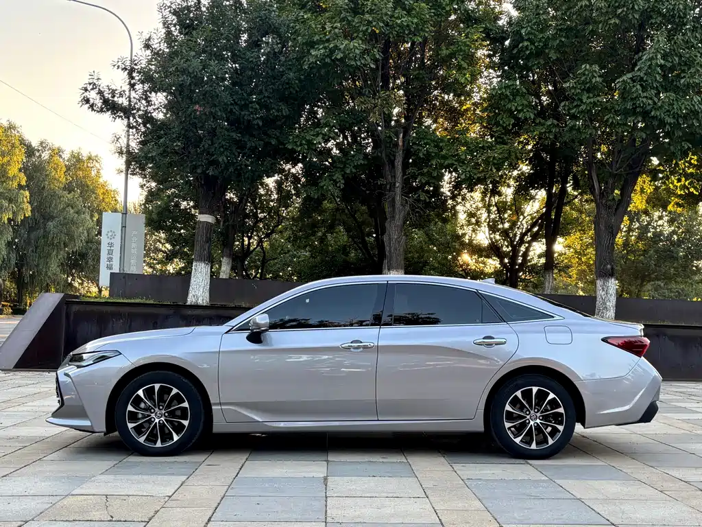 Toyota Avalon — миниатюра 6