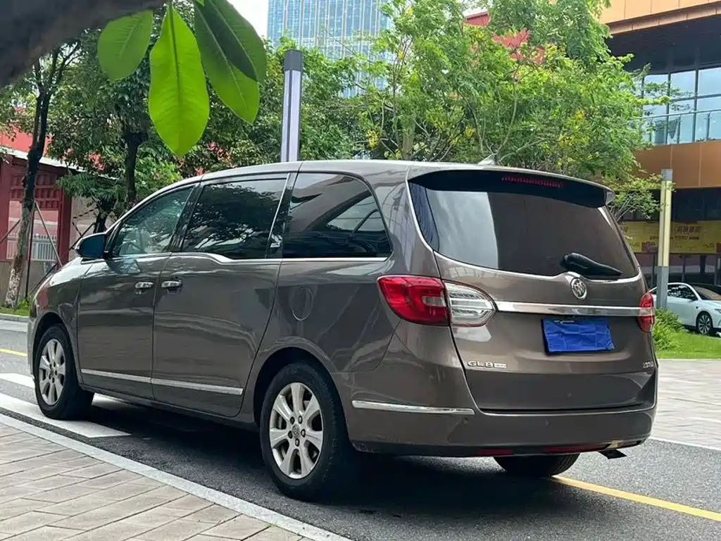 Buick GL8 — миниатюра 7