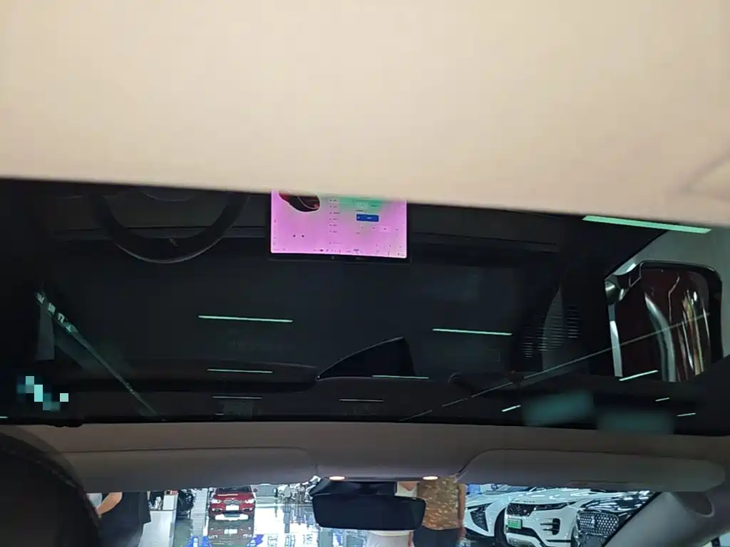 Tesla Model 3 — миниатюра 18