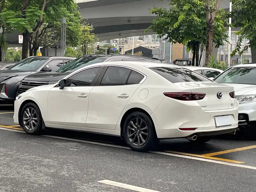 Mazda 3 Axela — миниатюра 4