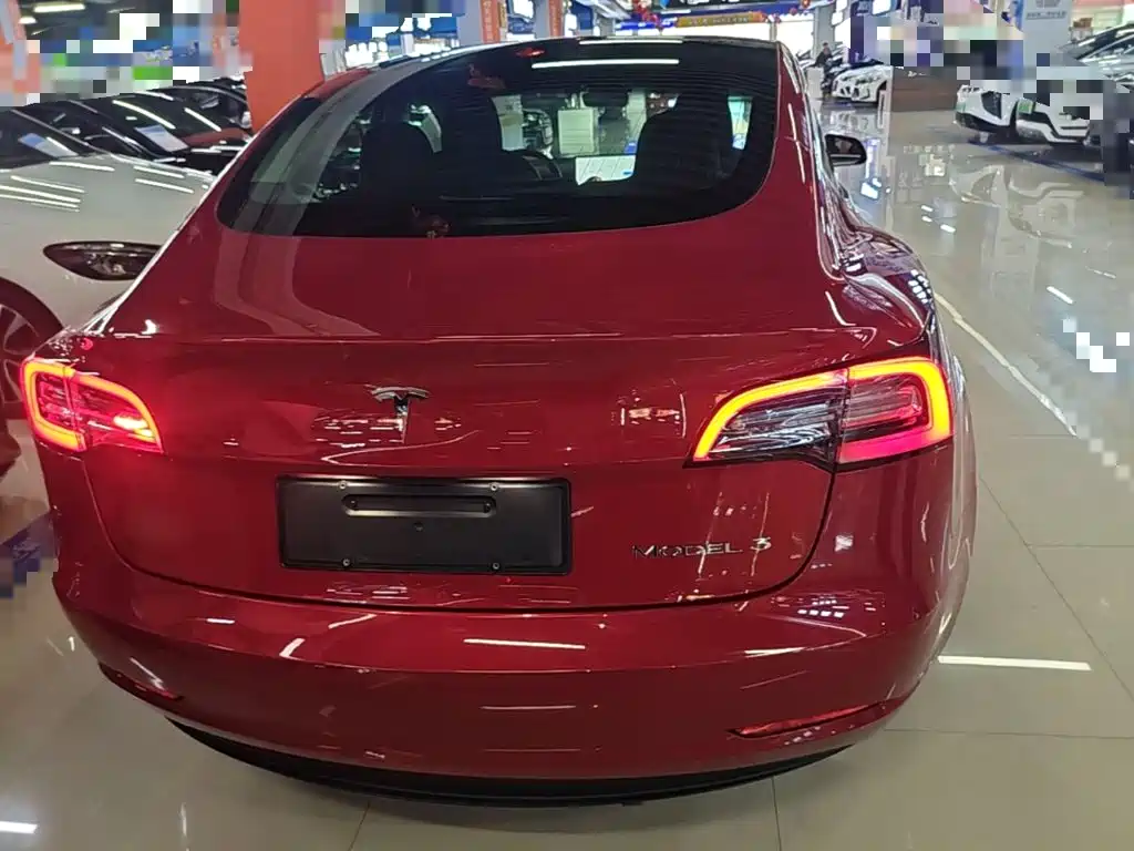 Tesla Model 3 — миниатюра 6
