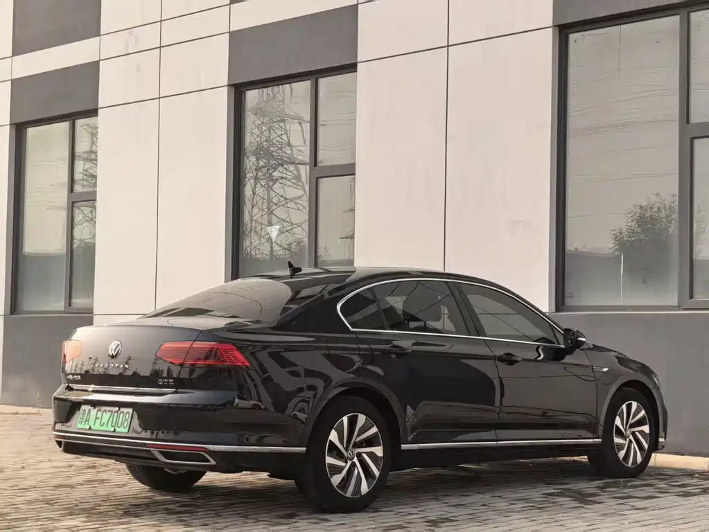Volkswagen Magotan PHEV — миниатюра 9
