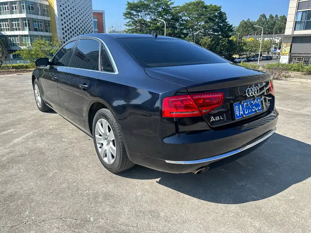 Audi A8 — миниатюра 4