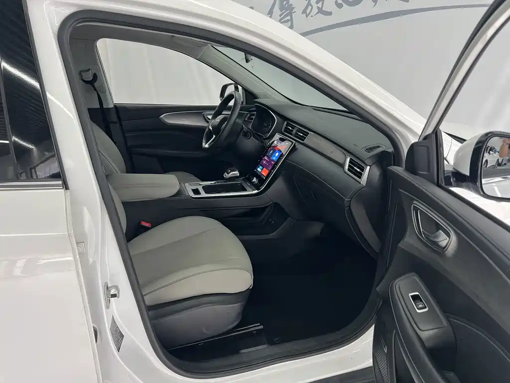 Roewe RX5 — миниатюра 11