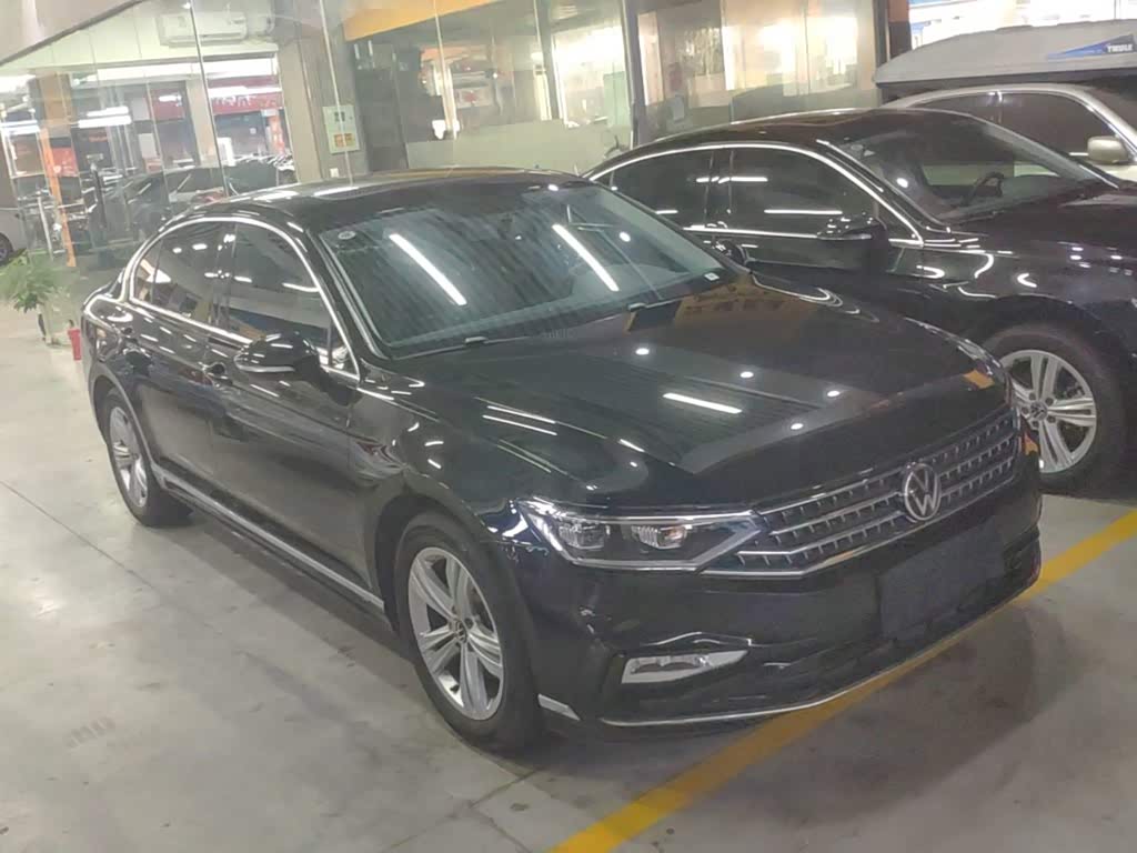 Volkswagen Magotan 1.4 л 2025 г. Чёрный, пробег 25200 км