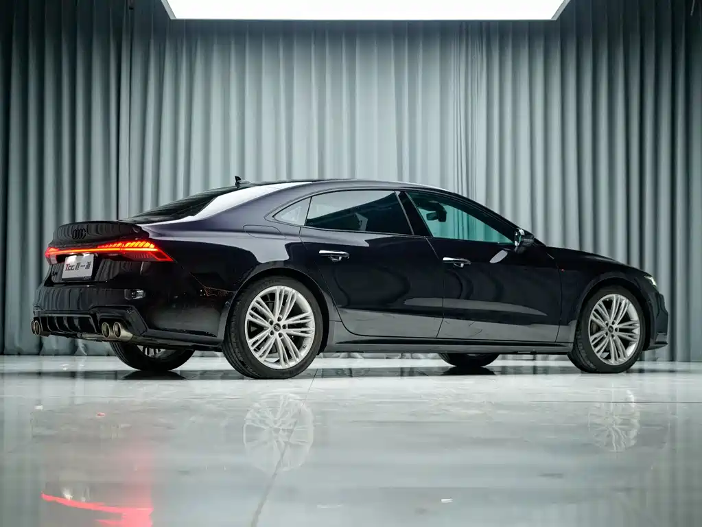 Audi A7L — миниатюра 10