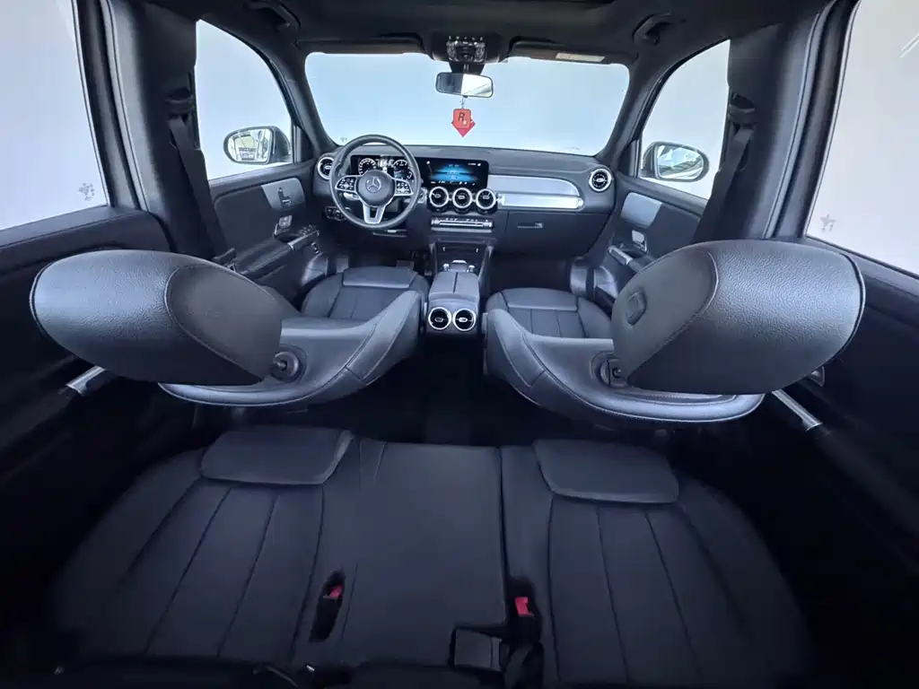 Mercedes-Benz GLB — миниатюра 9