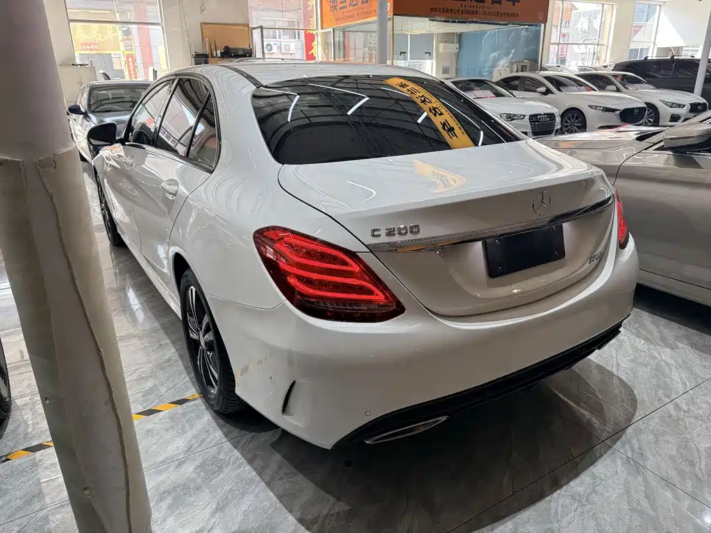 Mercedes-Benz C-Class — миниатюра 6