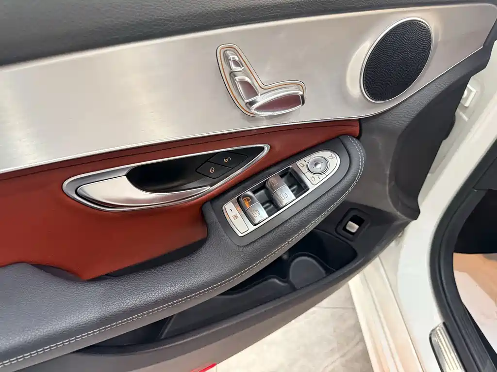 Mercedes-Benz C-Class — миниатюра 10