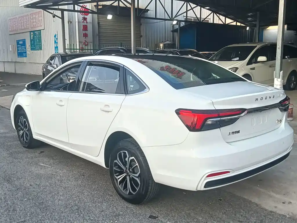 Roewe i6 MAX New Energy — миниатюра 12