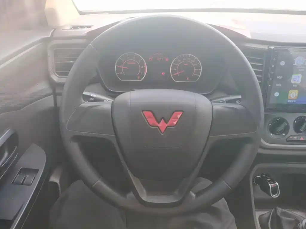 Wuling Hongguang V — миниатюра 11