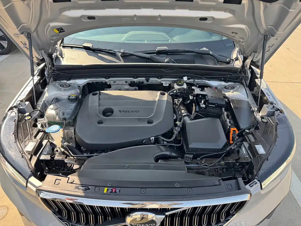 Volvo XC40 — миниатюра 3