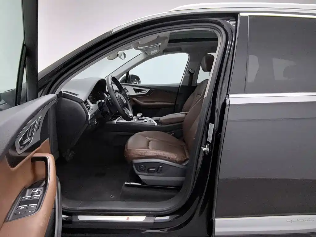 Audi Q7 — миниатюра 10