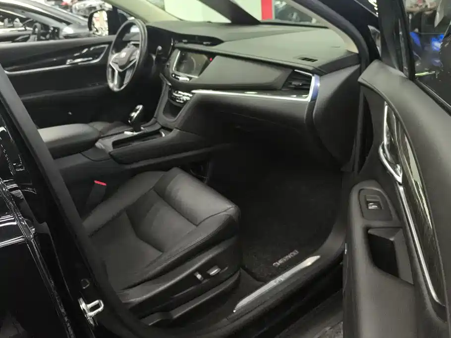 Cadillac XT5 — миниатюра 8