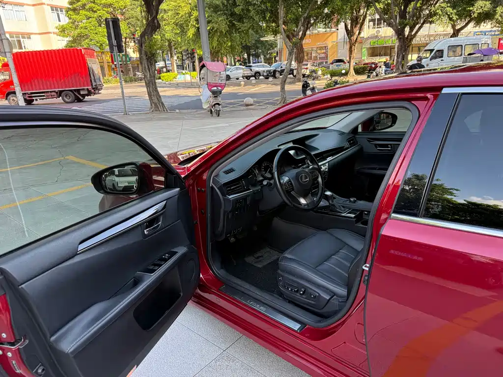 Lexus ES — миниатюра 10