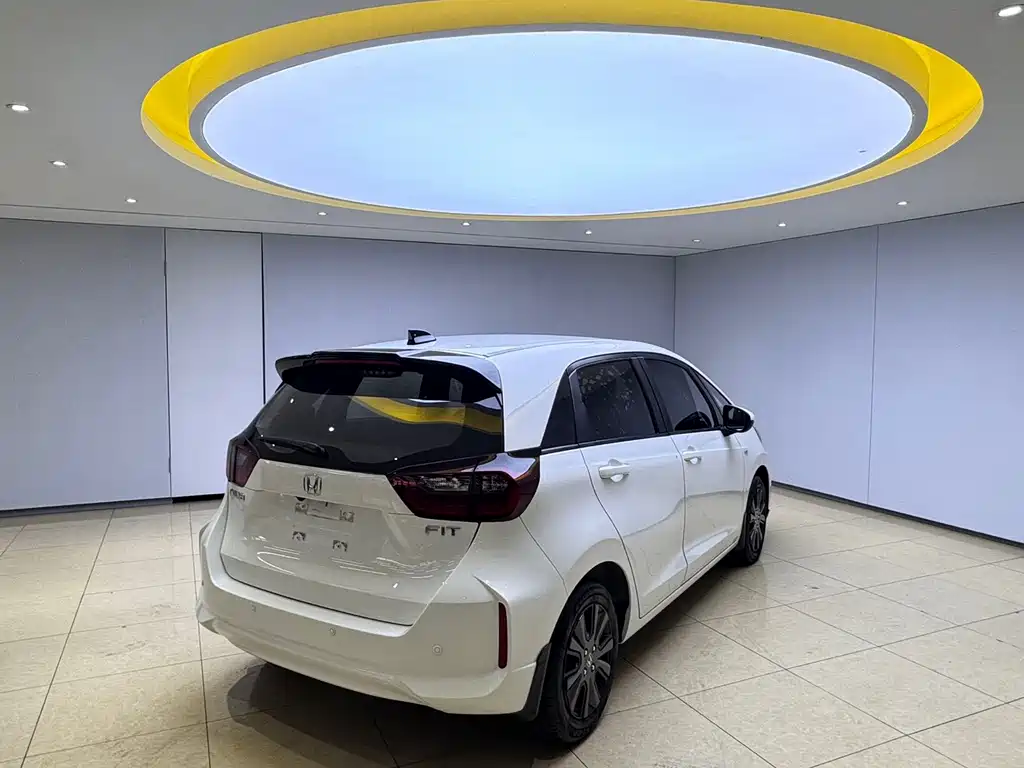 Honda Fit — миниатюра 6