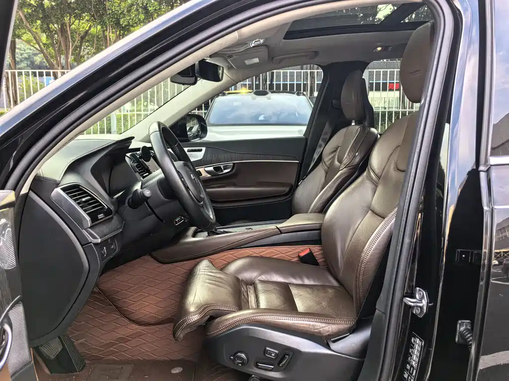 Volvo XC90 — миниатюра 4