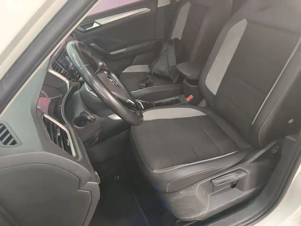 Volkswagen T-Roc — миниатюра 20