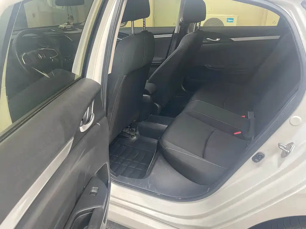 Honda Civic — миниатюра 8