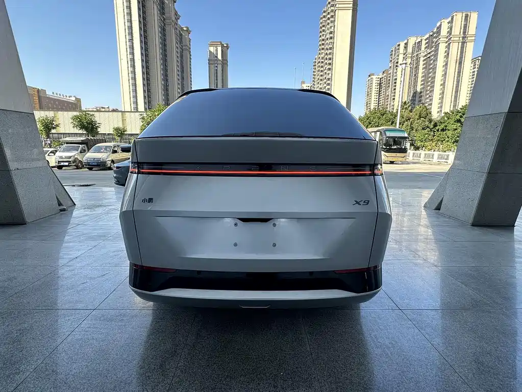 Xpeng X9 2025 740 Max