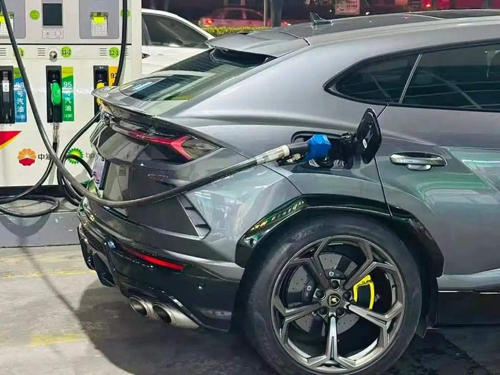 Lamborghini Urus — миниатюра 3