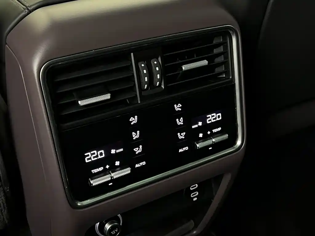 Porsche Cayenne — миниатюра 21