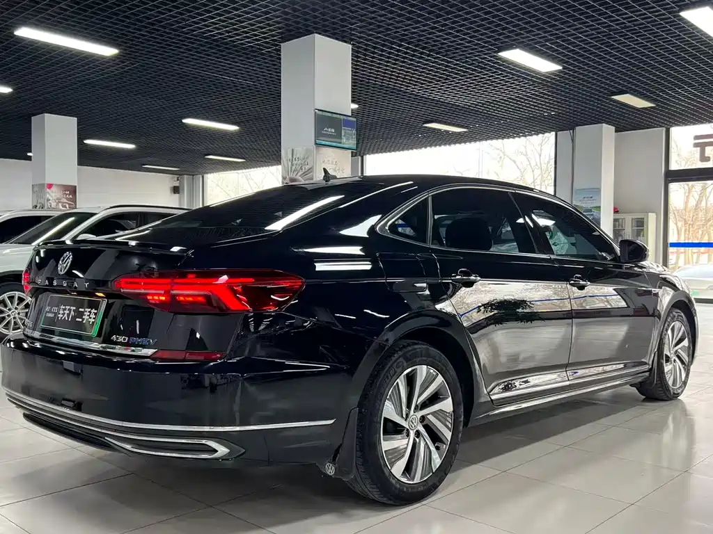 VOLKSWAGEN PASSAT NEW ENERGY