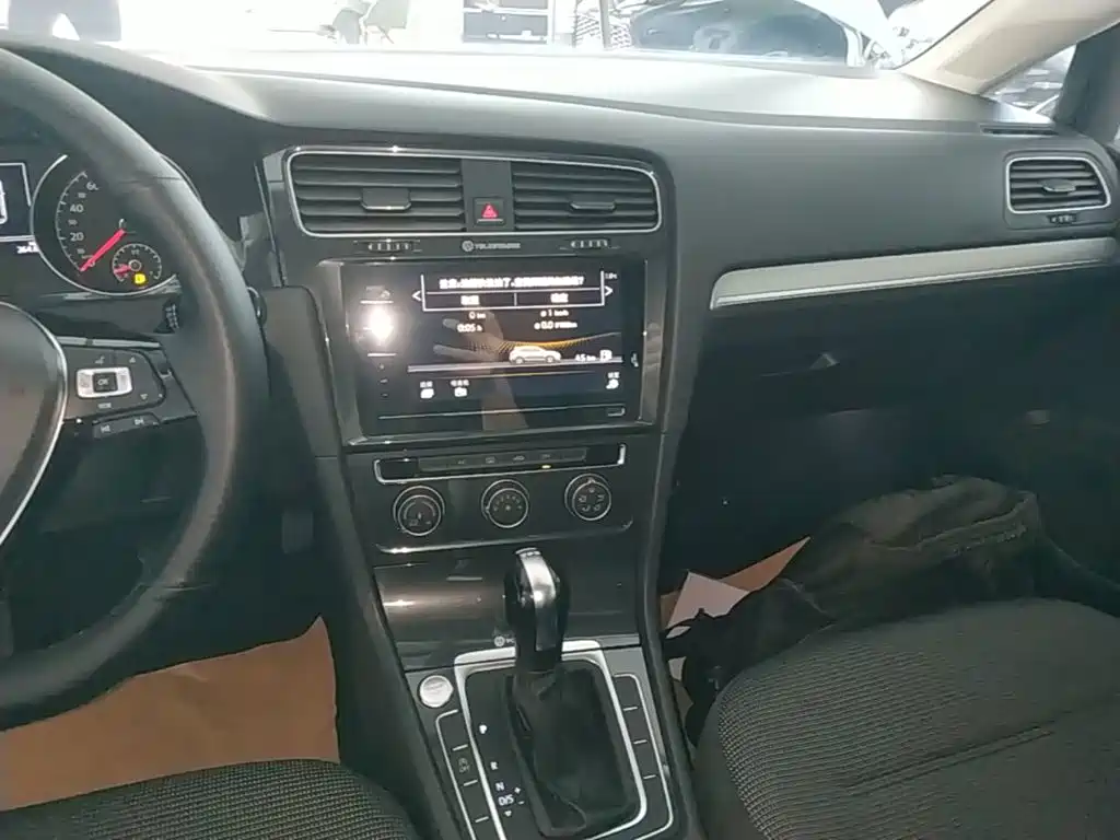 Volkswagen Golf — миниатюра 13