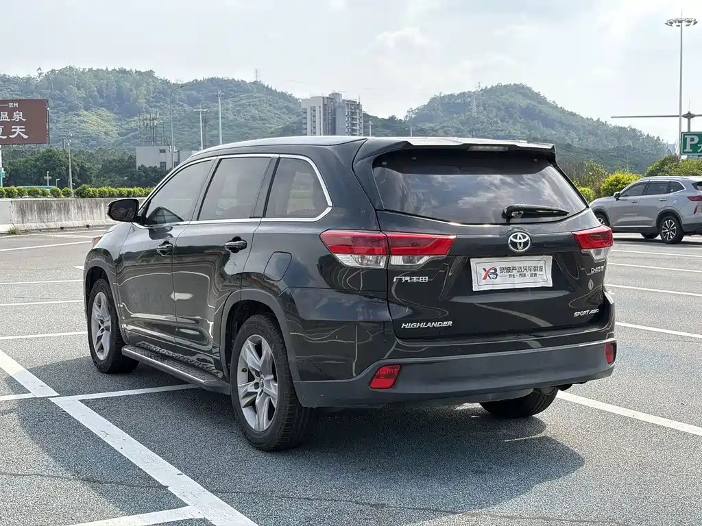 Toyota Highlander — миниатюра 7