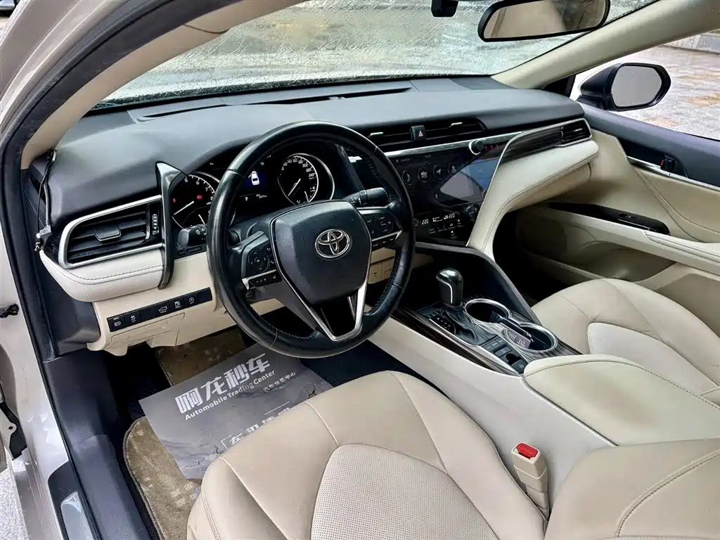 Toyota Camry 2019 2.5G Luxury VI