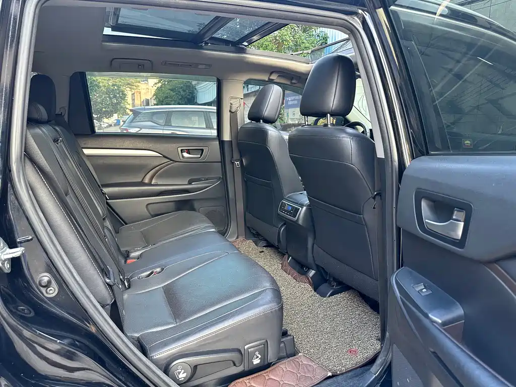Toyota Highlander — миниатюра 8