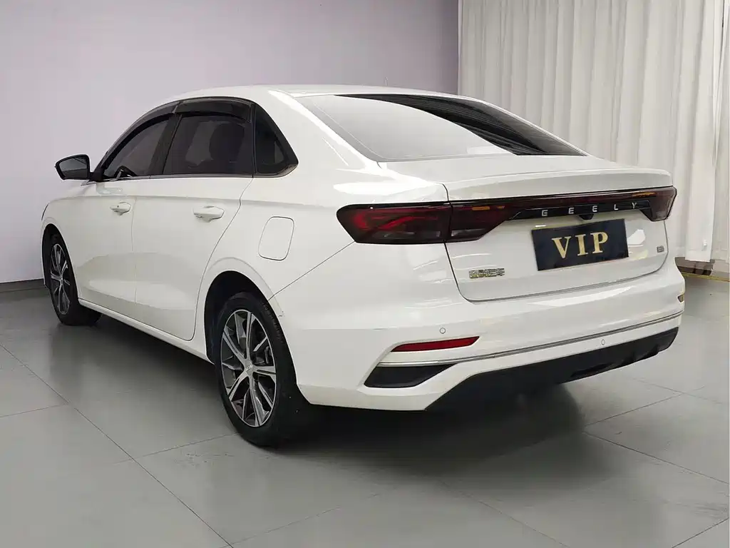 Geely Emgrand — миниатюра 7