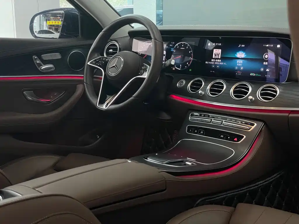 MERCEDES-BENZ E CLASS