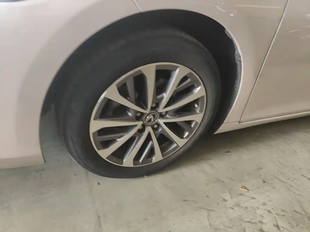 Lexus ES — миниатюра 23