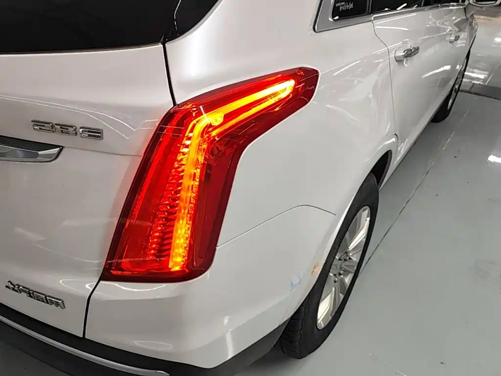 Cadillac XT5 — миниатюра 8