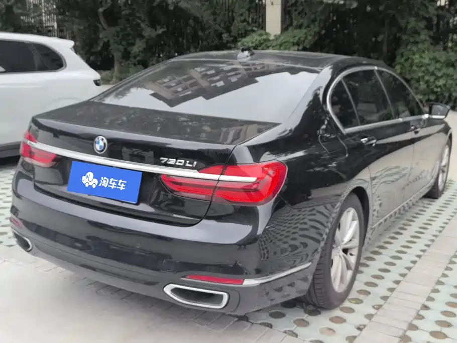 BMW 7 Series — миниатюра 3