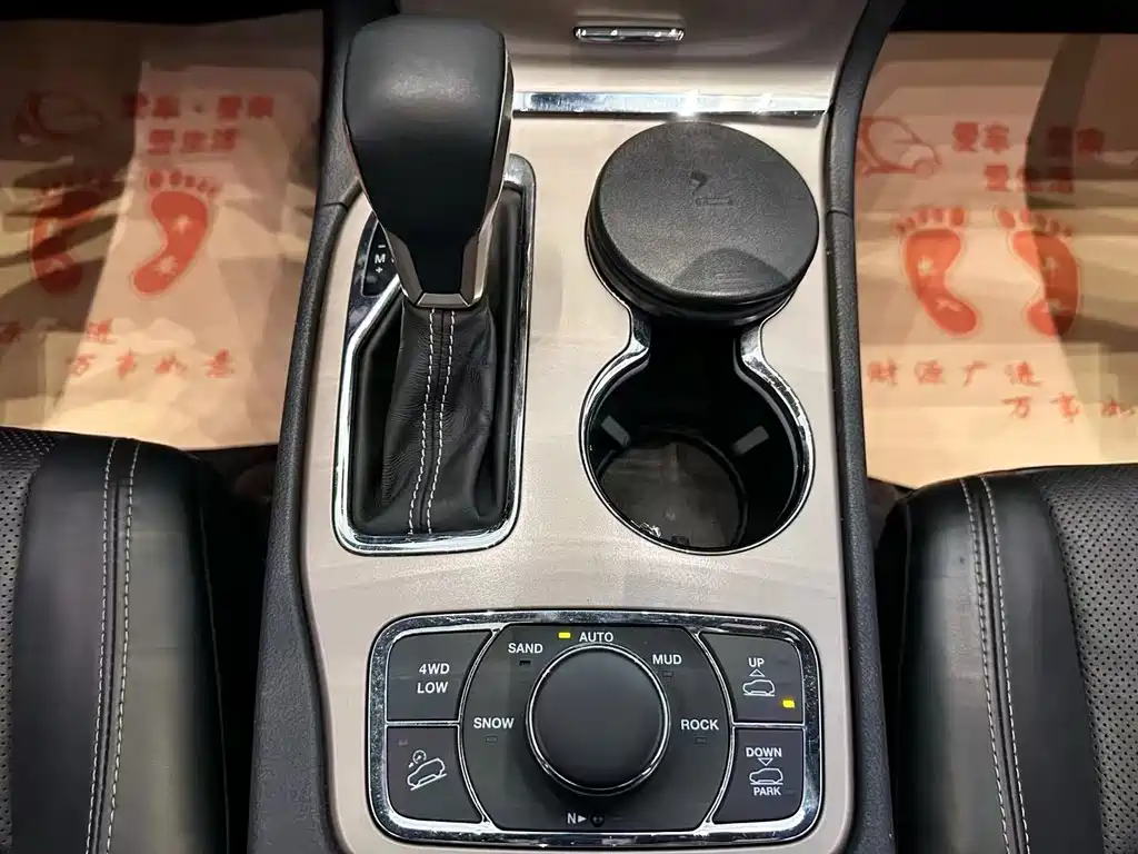 Jeep Grand Cherokee (Import) — миниатюра 6