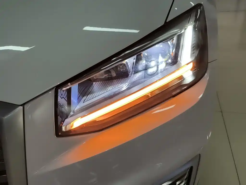 Audi Q2L e-tron — миниатюра 24
