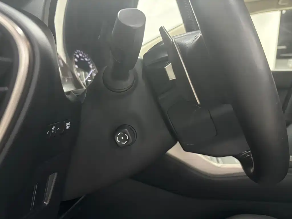 Lexus NX — миниатюра 20