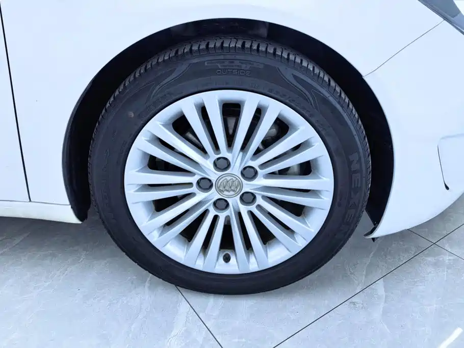 Buick Regal — миниатюра 6