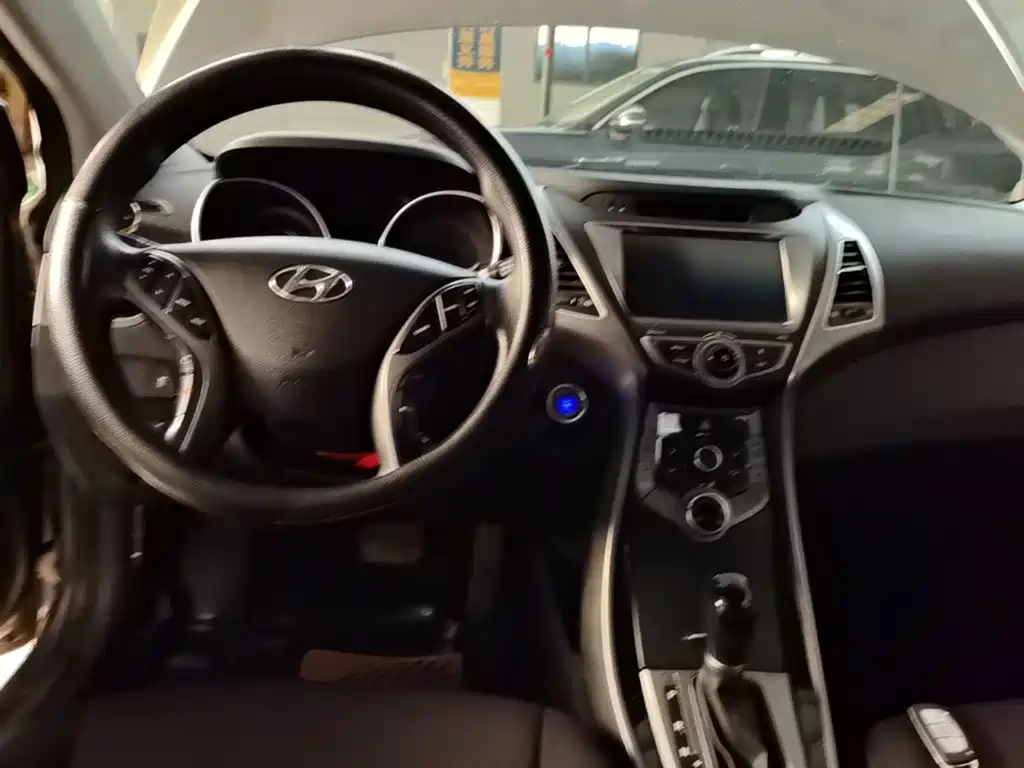 Hyundai Elantra Langdong — миниатюра 10