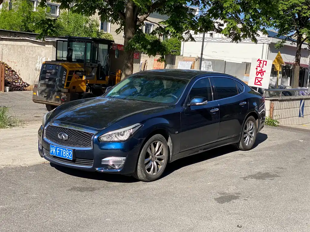 Infiniti Q70 2017