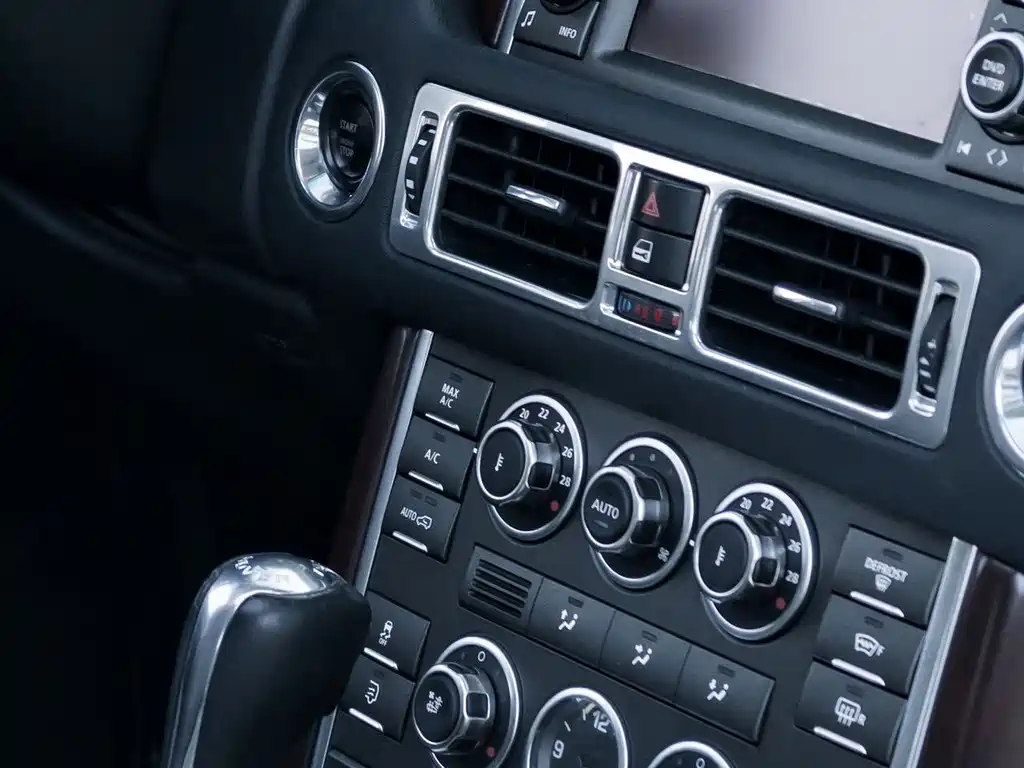 Land Rover Range Rover — миниатюра 13
