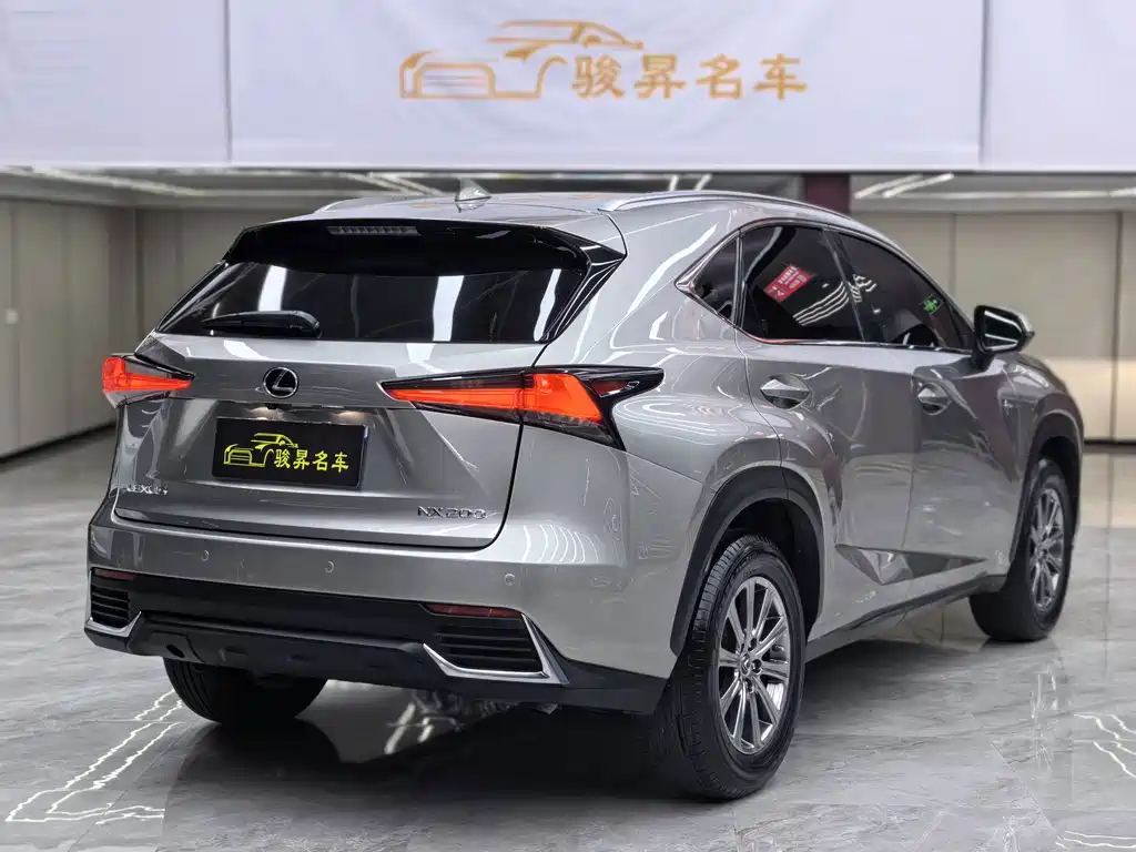 Lexus NX — миниатюра 6