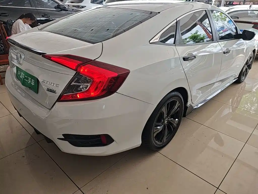 Honda Civic — миниатюра 7