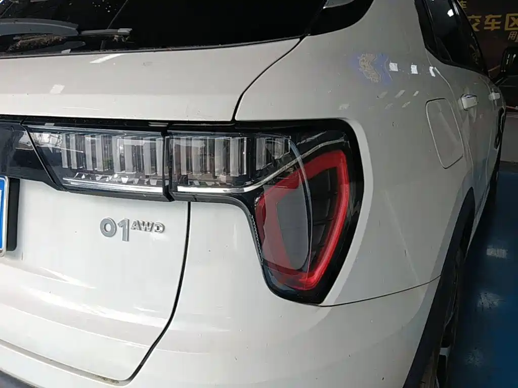 Lynk & Co 01 — миниатюра 8