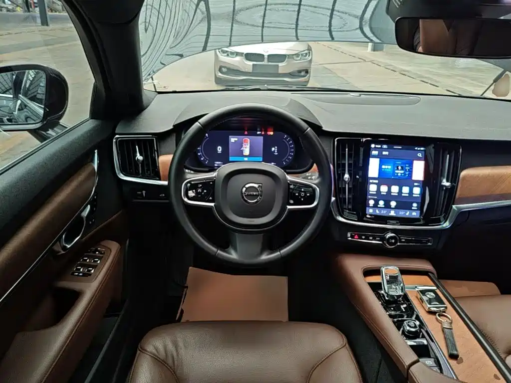 Volvo S90 — миниатюра 11