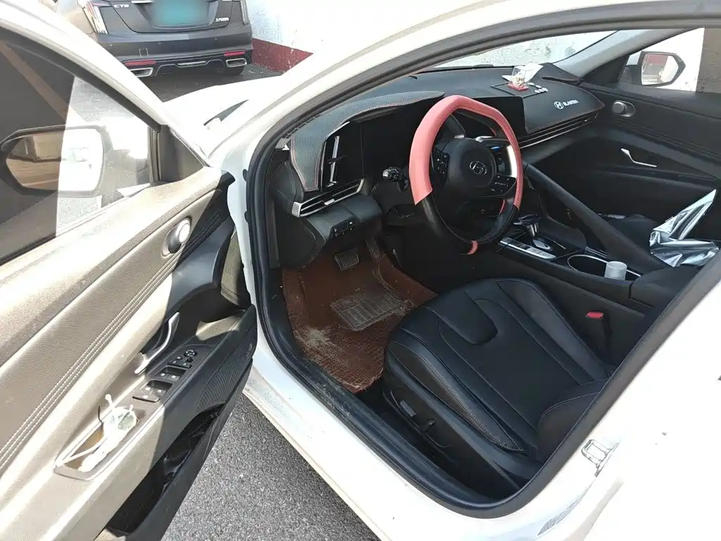 Hyundai Elantra — миниатюра 17